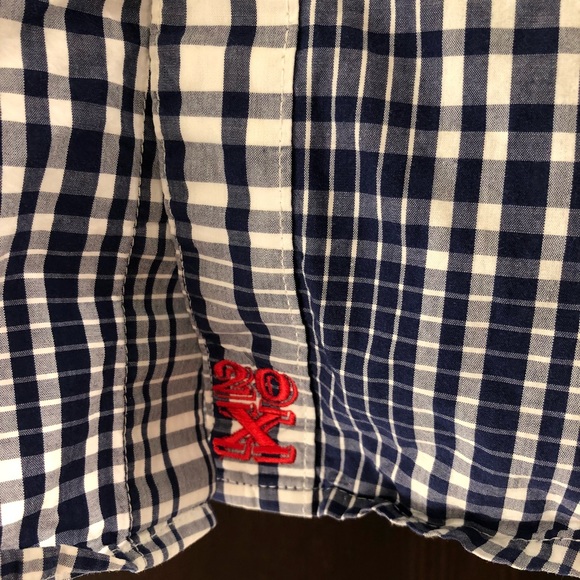 Button up - Picture 4 of 4